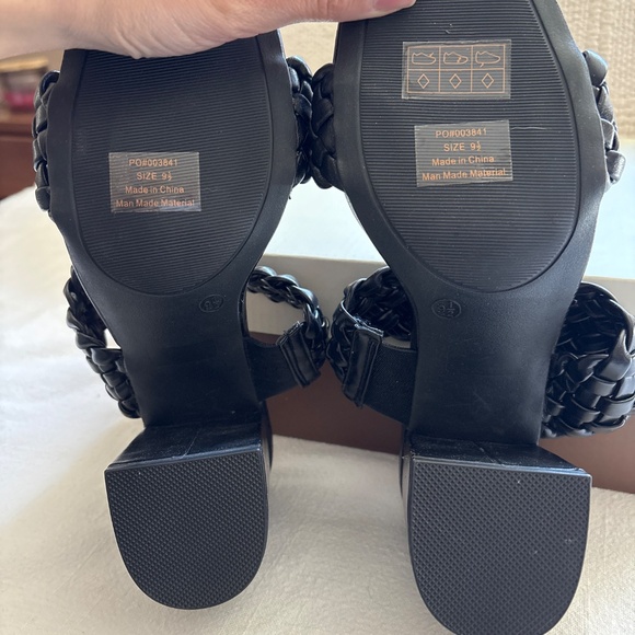 Sandals - Picture 2 of 5